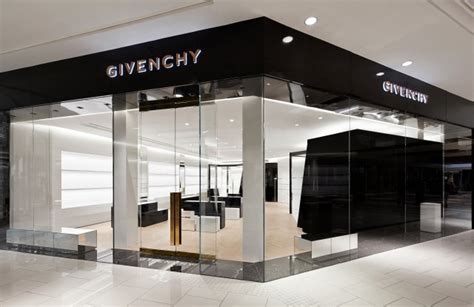 ALEXANDER MCQUEEN AND GIVENCHY TO OPEN AT .